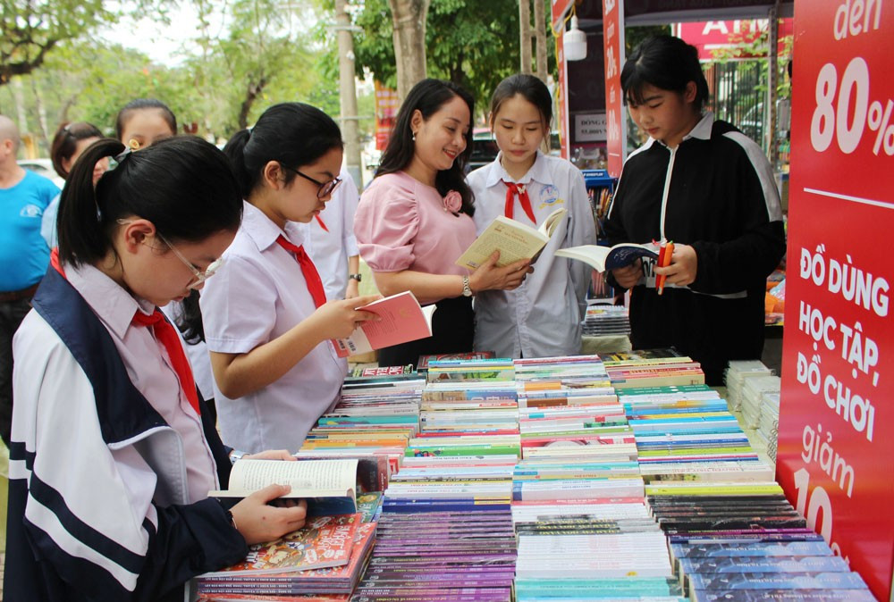 Ngày sách và văn hóa đọc Việt Nam 21/04 Ngày sách và văn hóa đọc Việt Nam 21/04
